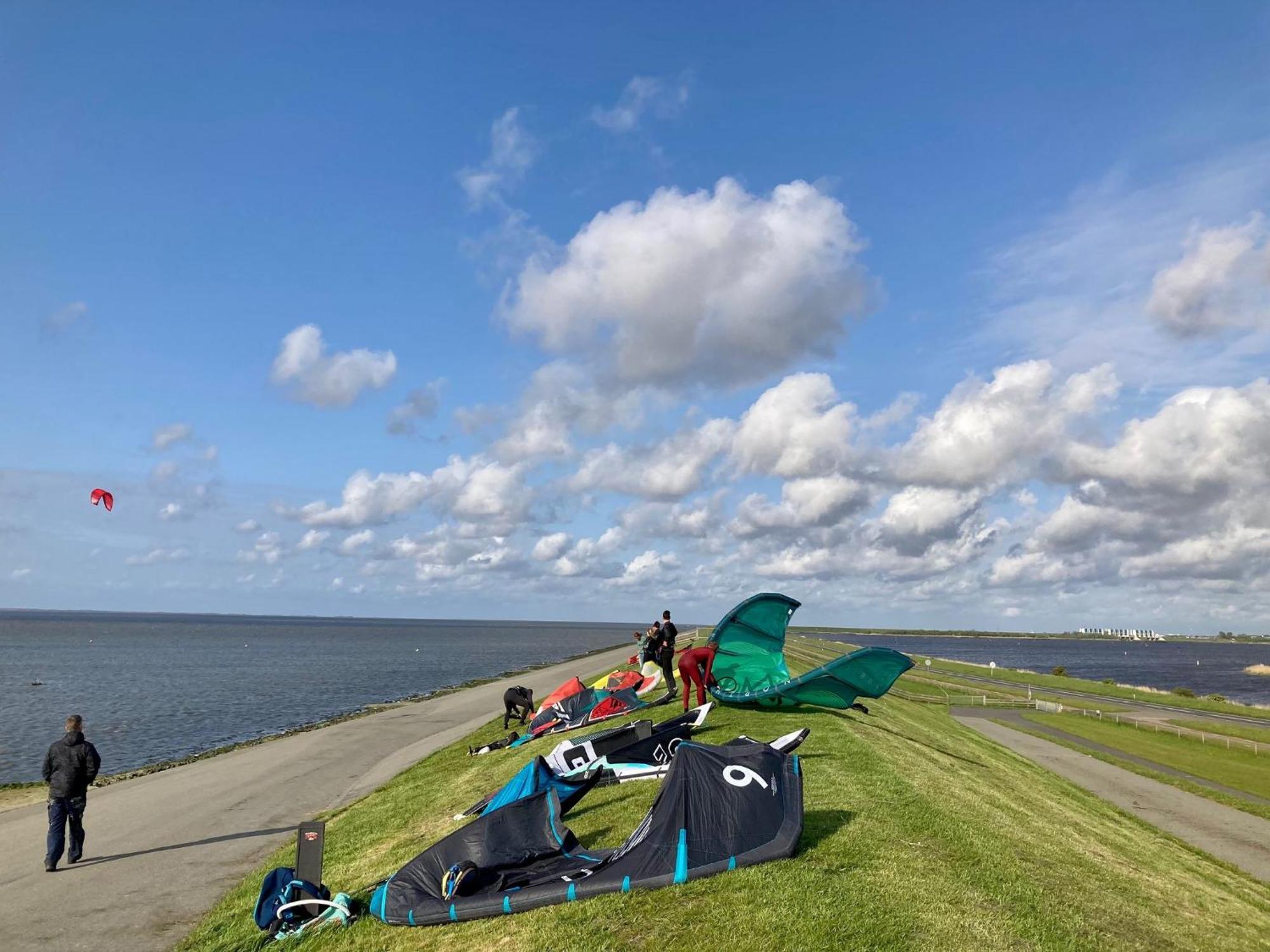 Het kleine Huis mobile home by the harbour&the Lauwersmeer Anjum Buitenkant foto